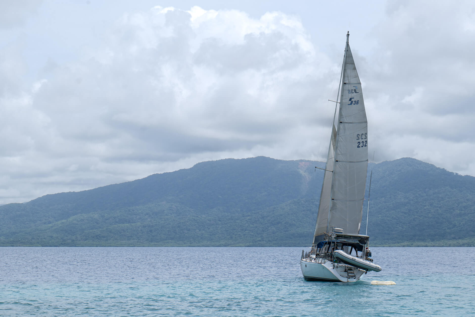 Lipari 41 Catamaran front side view in san blas