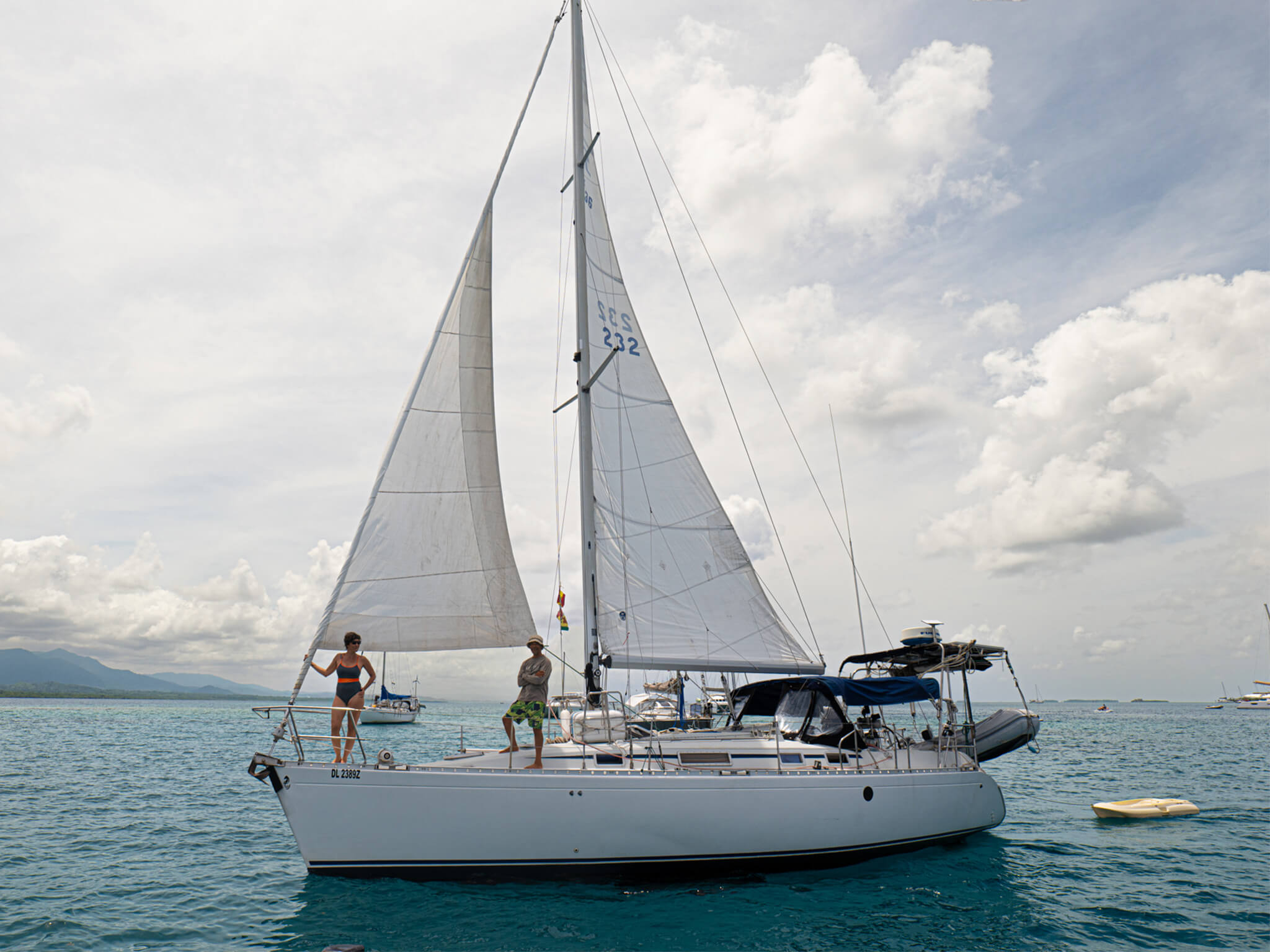 Beneteau 38.5-foot Sailboat available for private charter in San Blas, Panama