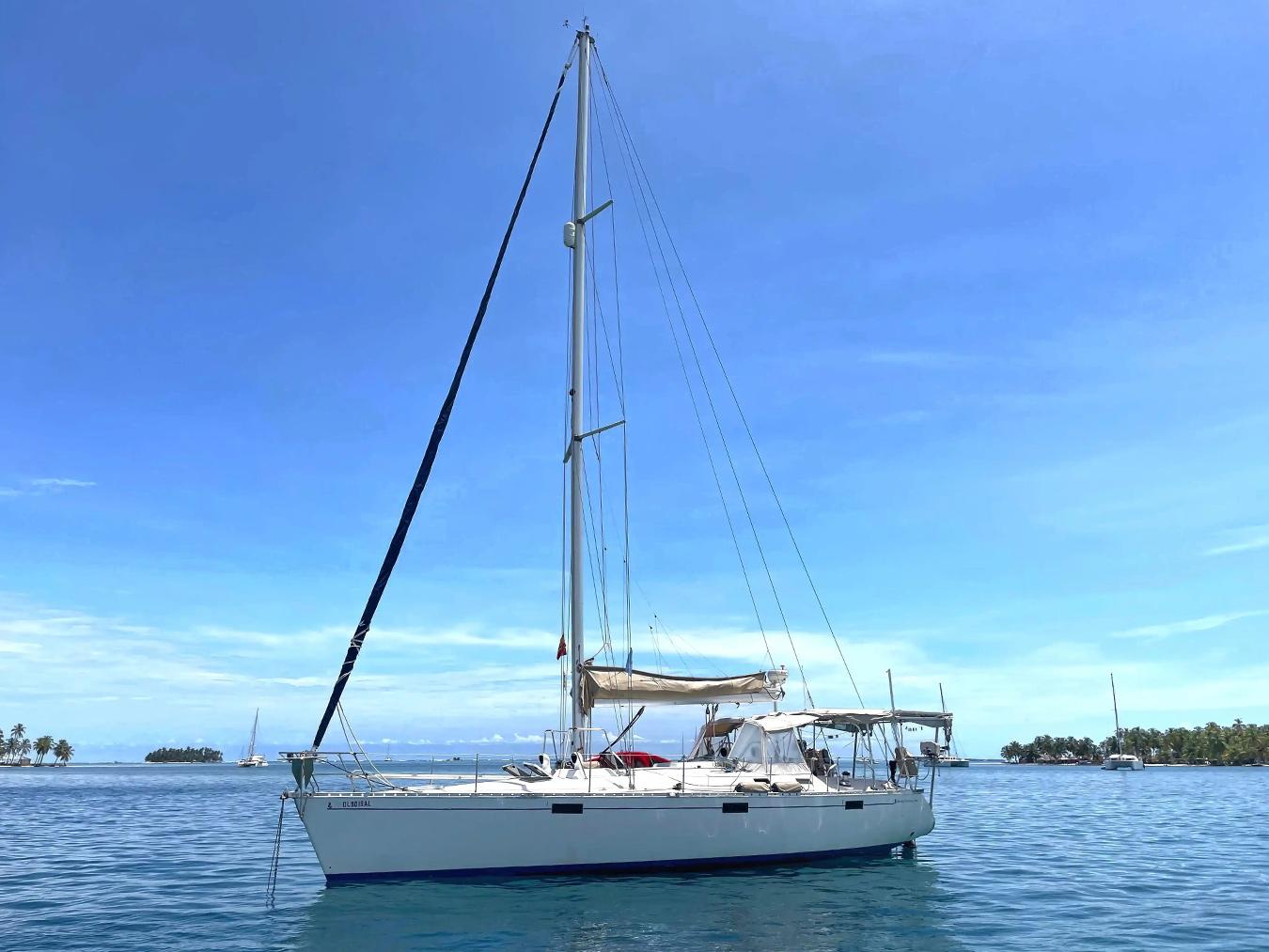 Beneteau 42ft sailboat available for private charter in San Blas, Panama
