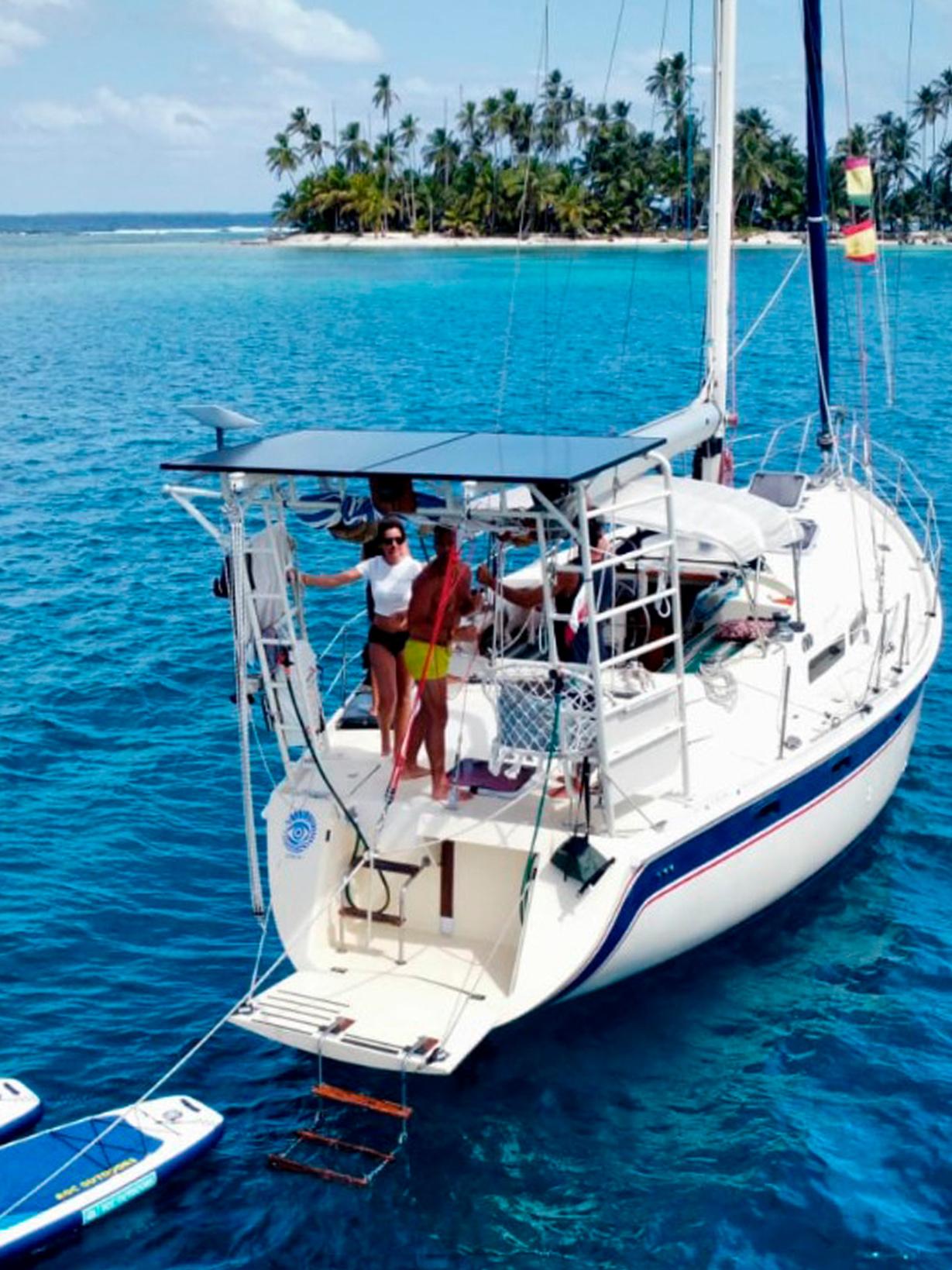Sailing in the San Blas Islands